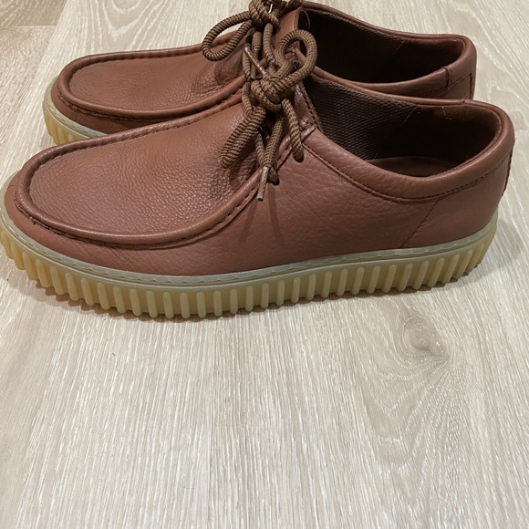 Clarks Brown Leather Loafers with Moccasin Stitching - Picture 2 of 5